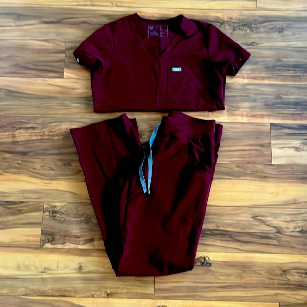 Fig’s burgundy scrub set